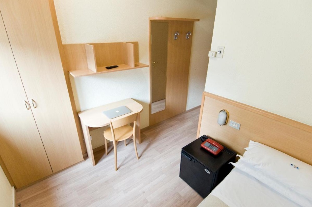Classic Single Room