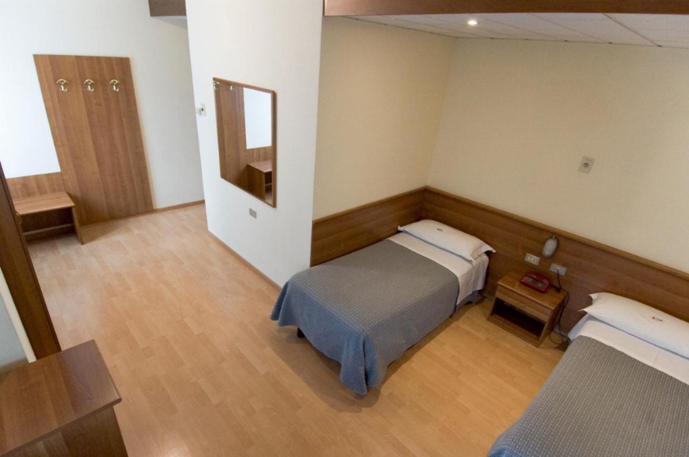 Room image 2